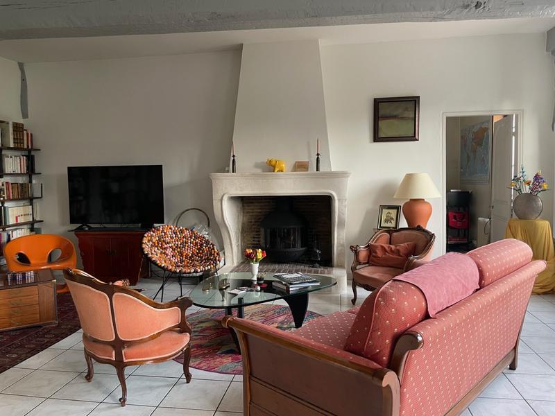 Maison - 241 m² - 8 pièces