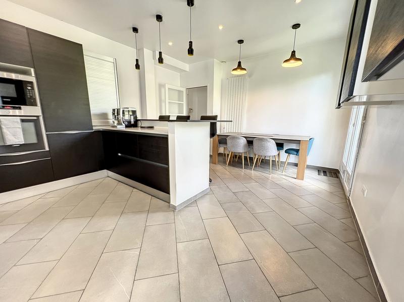 Appartement - 151 m² - 5 pièces