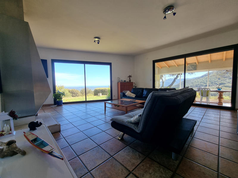 Propriété - 270 m² - 8 pièces