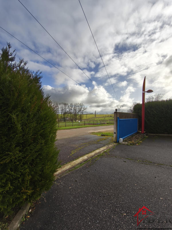 Local d'activités - 187 m²