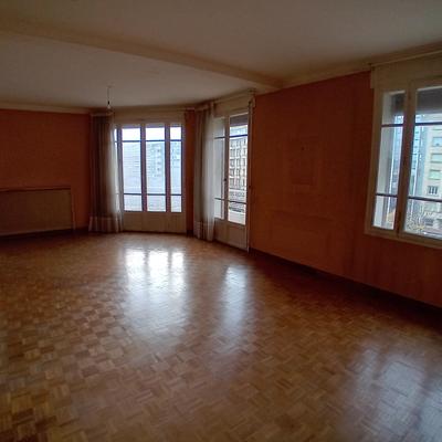 Appartement - 85 m² - 3 pièces