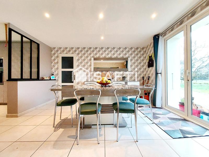 Maison - 207 m² - 8 pièces