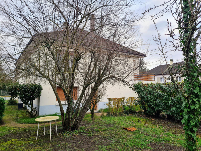 Maison - 187 m² - 9 pièces