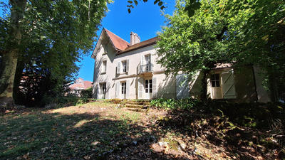 Propriété - 373 m² - 15 pièces