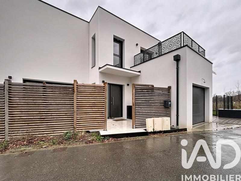 Maison - 121 m² - 6 pièces