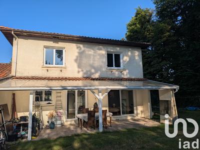 Maison - 180 m² - 7 pièces