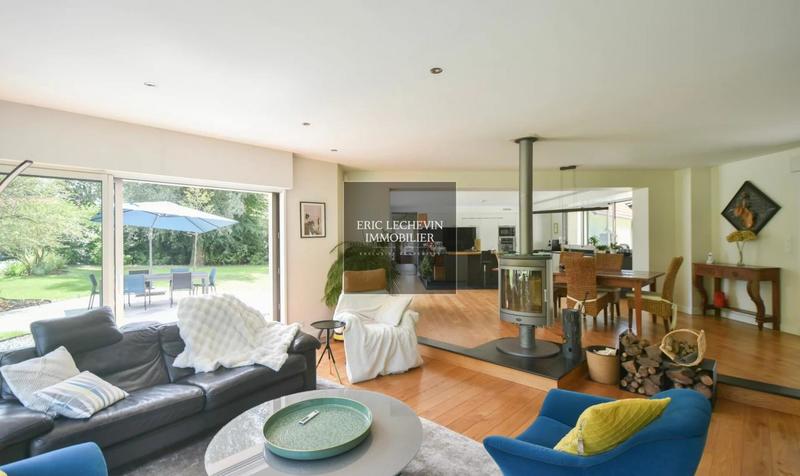 Propriété - 293 m² - 8 pièces