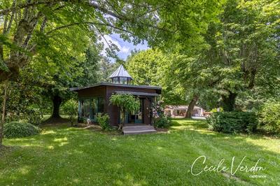 Propriété - 280 m² - 10 pièces