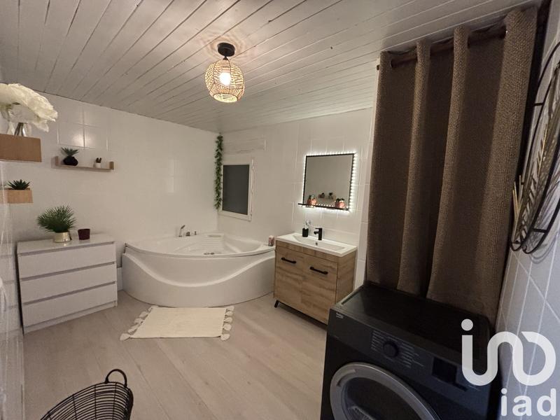 Maison - 215 m² - 9 pièces