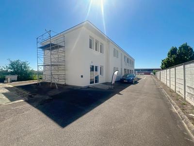 Services - 1 132 m²