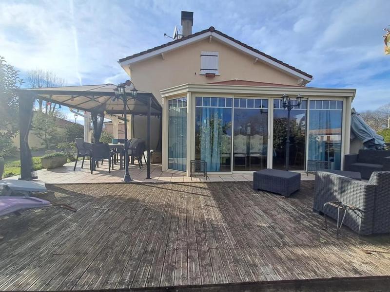 Maison - 158 m² - 6 pièces