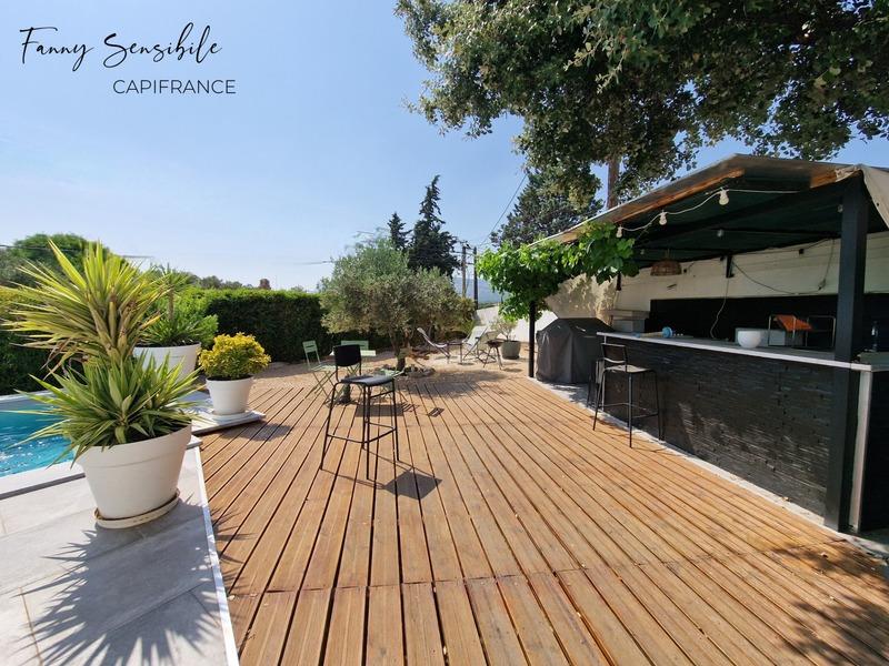 Maison - 140 m² - 5 pièces