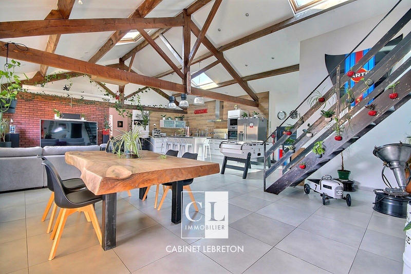 Loft - 174 m² - 4 pièces