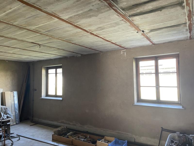 Grange - 300 m² - 1 pièce