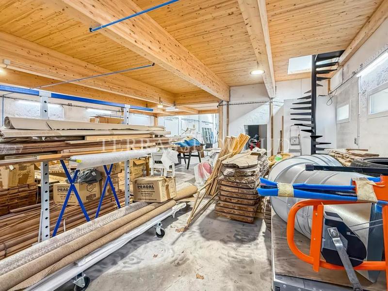 Entrepôt - 380 m²