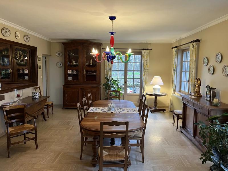 Villa - 237 m² - 9 pièces