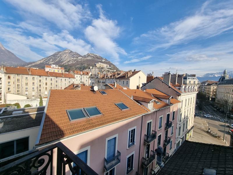 Appartement - 157 m² - 4 pièces