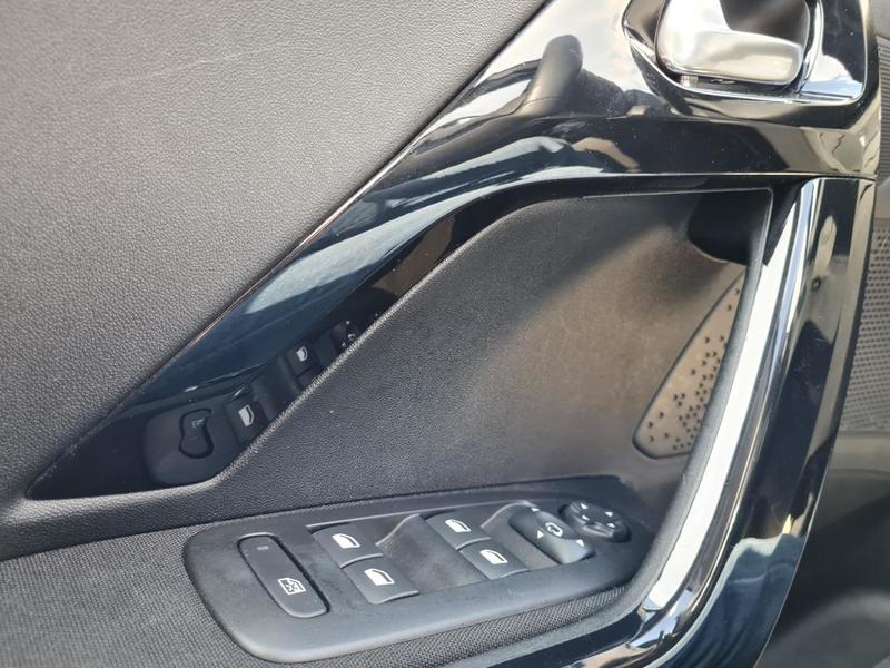 Peugeot 208 Puretech 82 Ch Signature