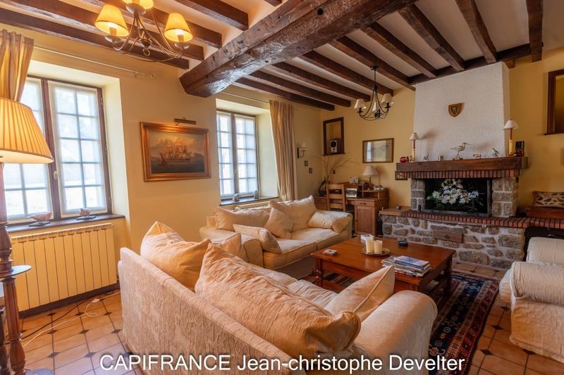 Maison en pierre - 250 m² - 8 pièces