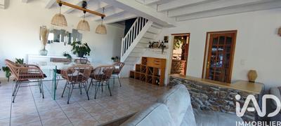 Maison - 229 m² - 7 pièces