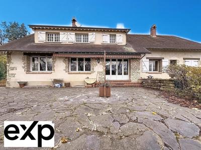 Propriété - 301 m² - 12 pièces