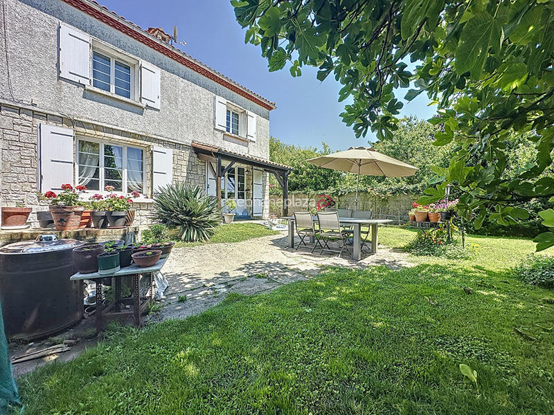 Maison - 180 m² - 8 pièces