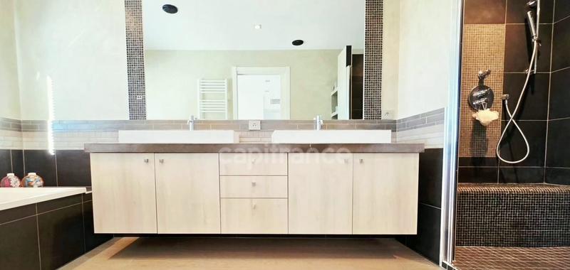 Appartement - 212 m² - 6 pièces