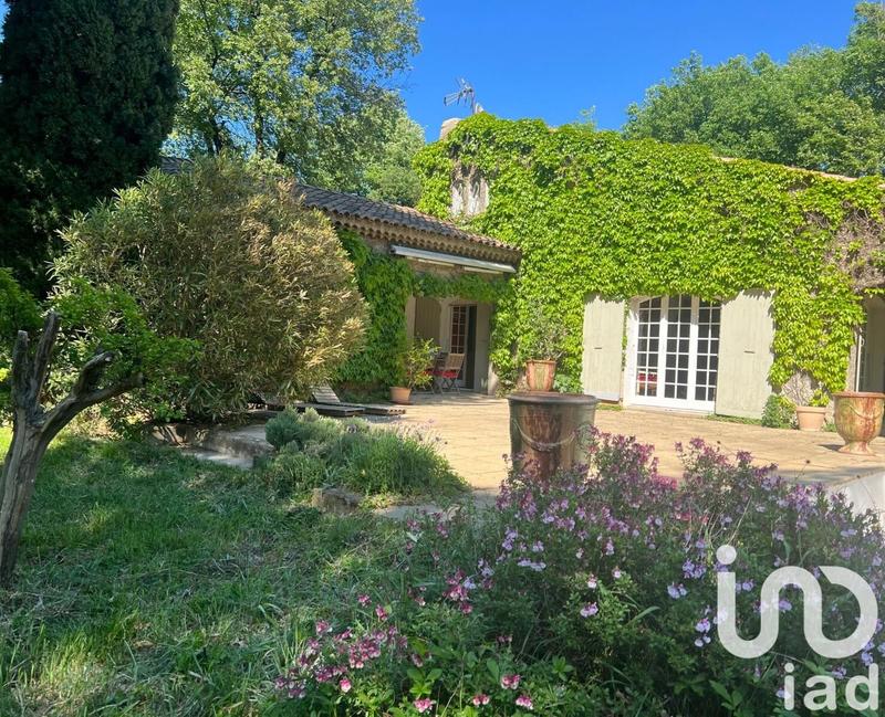 Maison - 240 m² - 7 pièces