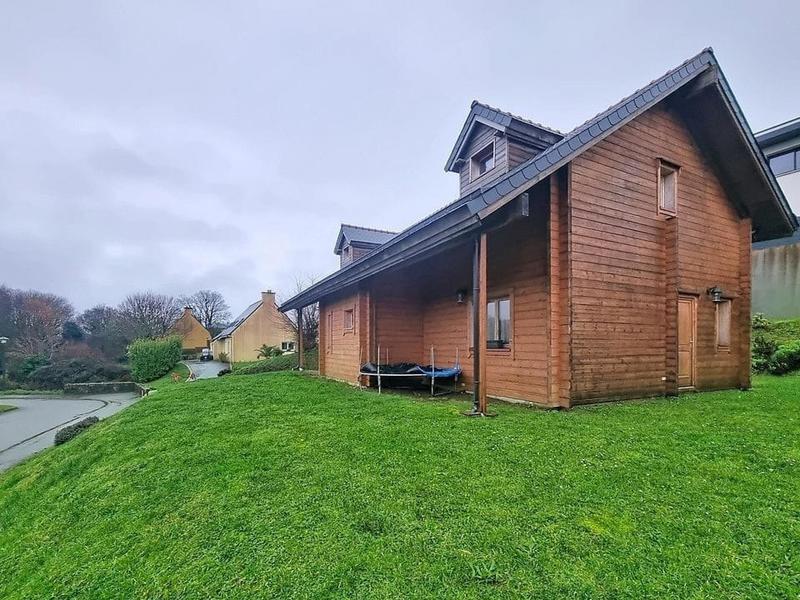 Maison - 147 m² - 6 pièces