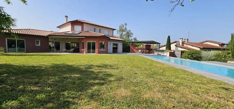 Maison contemporaine - 280 m² - 8 pièces