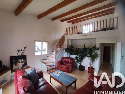 Maison - 215 m² - 9 pièces