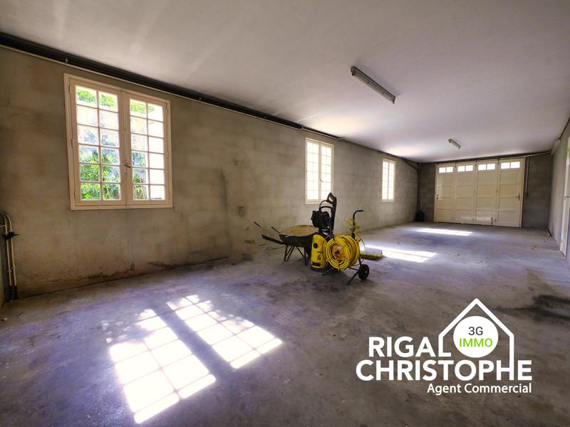 Maison traditionnelle - 195 m² - 9 pièces