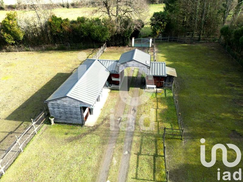 Maison - 14 650 m² - 2 pièces