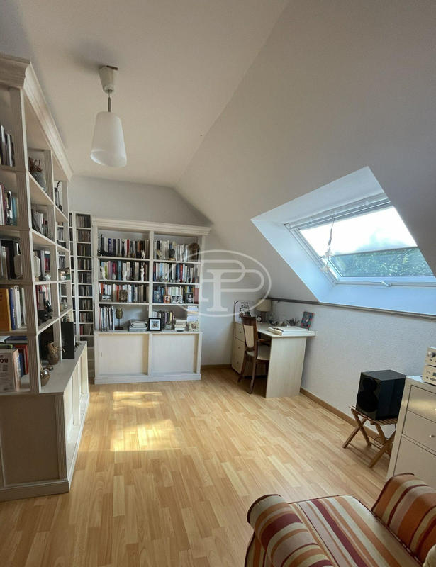 Maison - 179 m² - 8 pièces