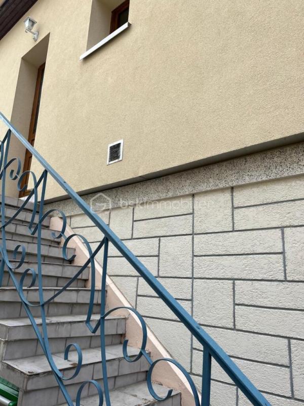 Maison traditionnelle - 162 m² - 7 pièces