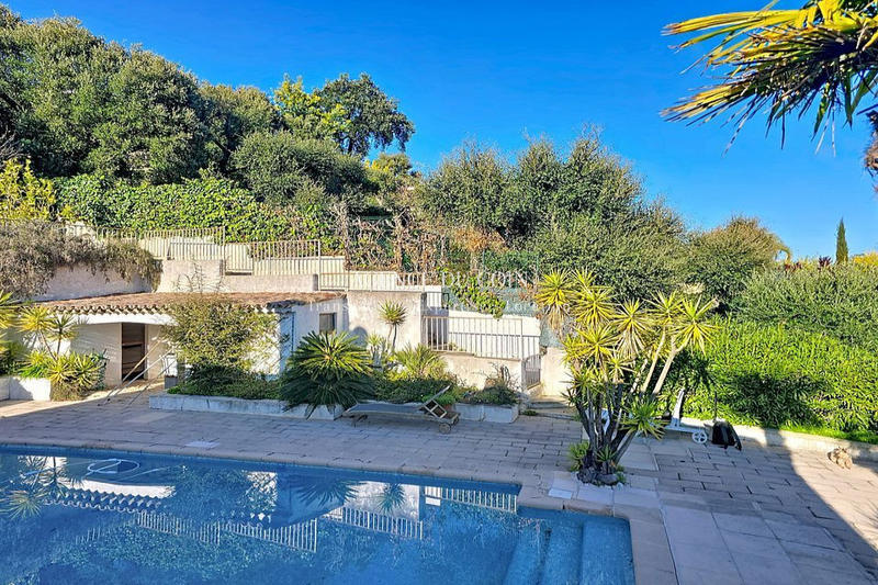 Maison - 199 m² - 7 pièces