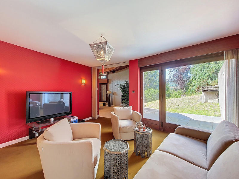 Maison - 238 m² - 8 pièces