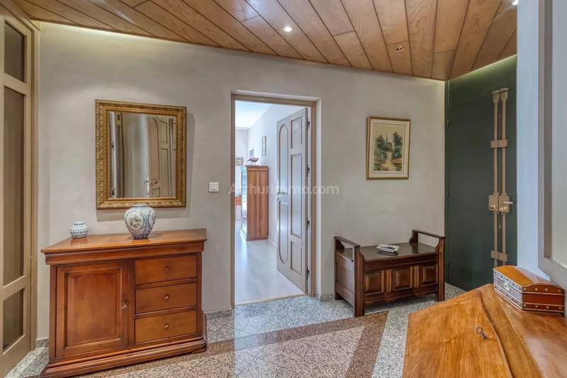 Appartement - 214 m² - 6 pièces