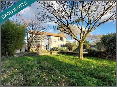 Maison - 171 m² - 7 pièces