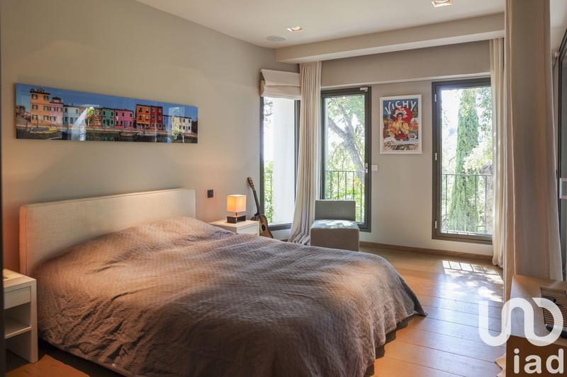 Maison - 350 m² - 9 pièces