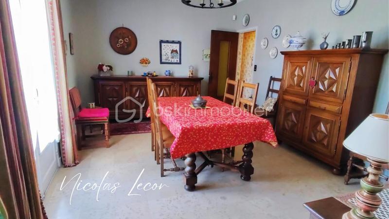 Maison - 196 m² - 7 pièces