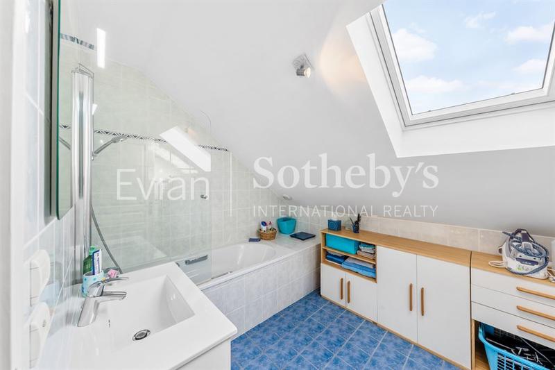 Appartement - 125 m² - 5 pièces