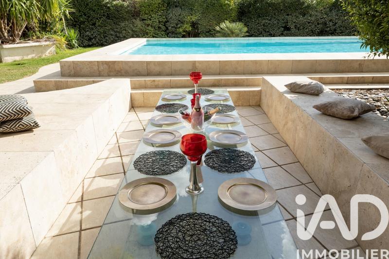 Maison - 200 m² - 7 pièces