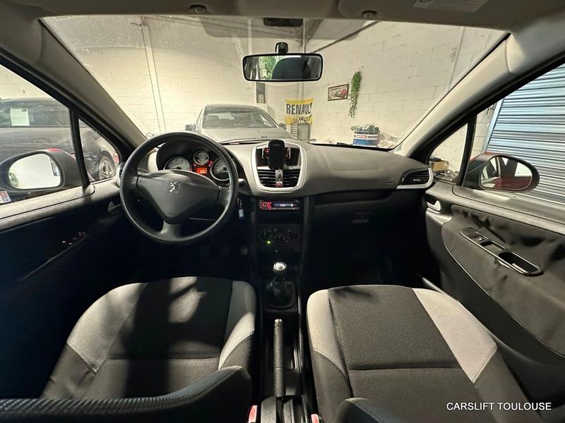 Peugeot 207 1.4i 90cv Trendy - 1ere Main Historique Complet