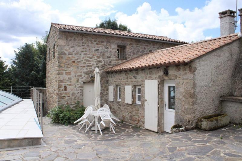 Maison - 250 m² - 12 pièces