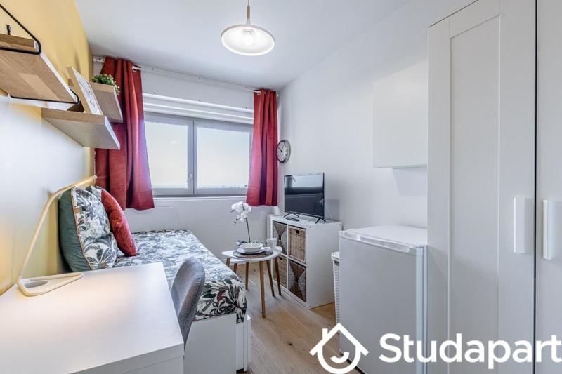 Chambre - 10 m² - 1 pièce