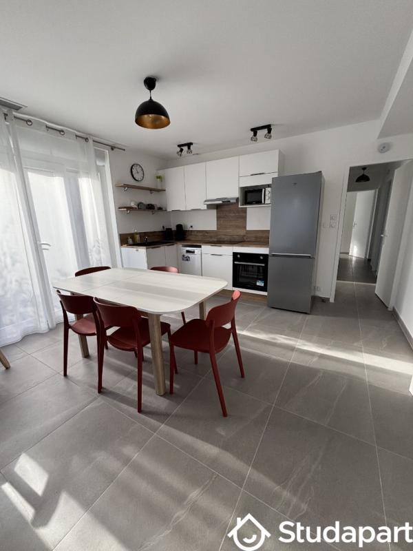 Chambre - 11 m² - 1 pièce