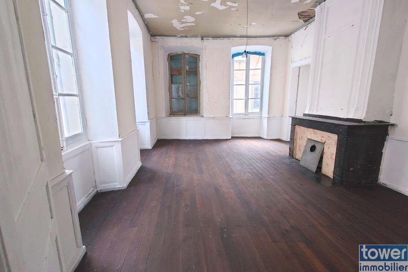 Maison - 380 m² - 14 pièces