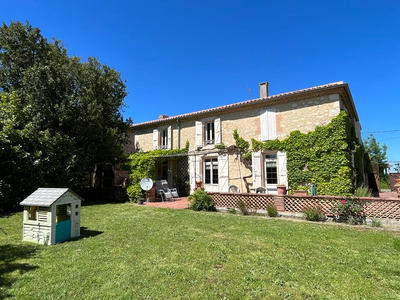 Maison - 260 m² - 7 pièces