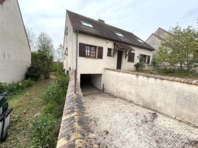 Maison - 139 m² - 6 pièces